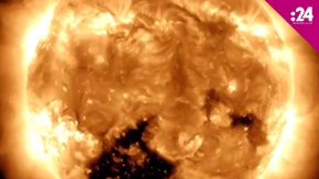 ناسا ترصد ثقباً أسوداً على الشمس