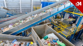 جهود الإمارات في جمع ومعالجة النفايات