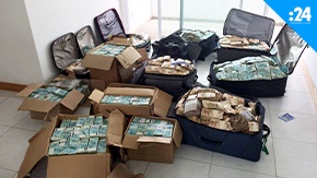 ضبط تجار العملة في مصر  ما حقيقة الصور المتداولة؟